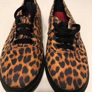 Unisex Leopard Print Van Shoes Women’s
